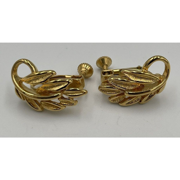 Vintage Signed Napier Gold Tone Screw Back Lever Leaf Earrings EUC - Picture 3 of 8